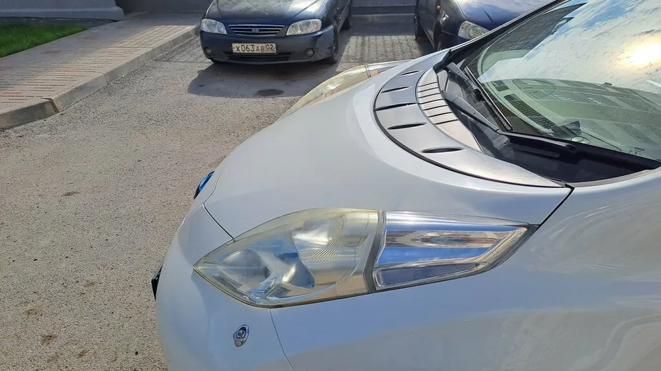 Фары Nissan Leaf после полировки и плёнки